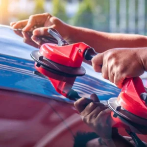 How Mobile Windshield Replacement Works in Toronto